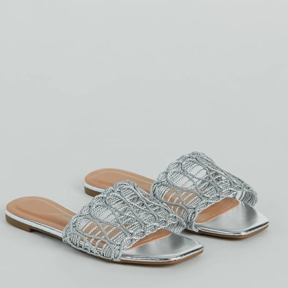 Glam Sheen Metallic Woven Faux Leather Sandals - Picture 1 of 7